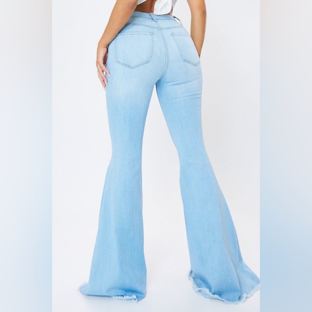 Emily Jeans - Picture 3 of 3